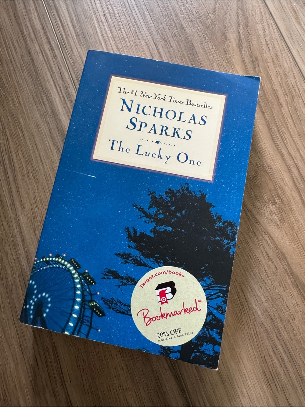 Nicholas Sparks "The Lucky One" - Blue Paperback